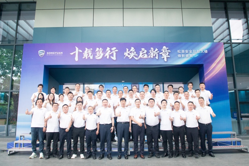 1748738453675419lxtU.jpg ffed27fc-dc37-4417-b27e-b9b09ac52cbb.jpg